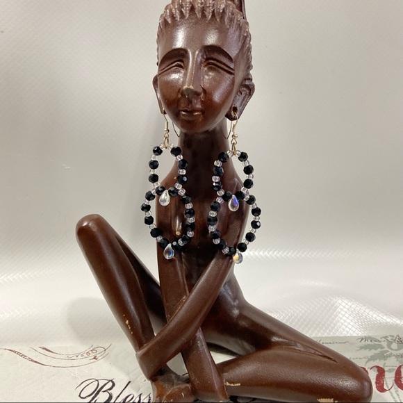 Handmade women black and white crystals, beadalon flex wire earrings. NWOT. - Picture 3 of 5